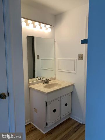 10226 QUIET POND TER, Burke, VA 22015