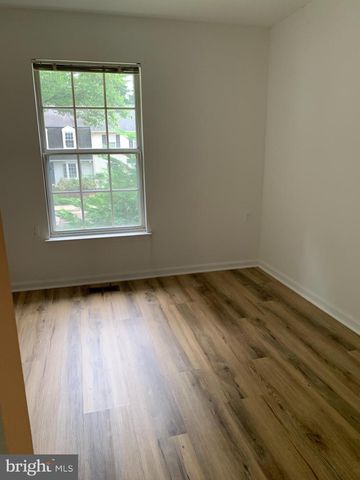 10226 QUIET POND TER, Burke, VA 22015