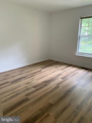 10226 QUIET POND TER, Burke, VA 22015
