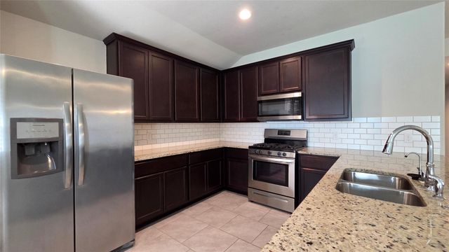 8023 Ecru Lane, Rosharon, TX 77583