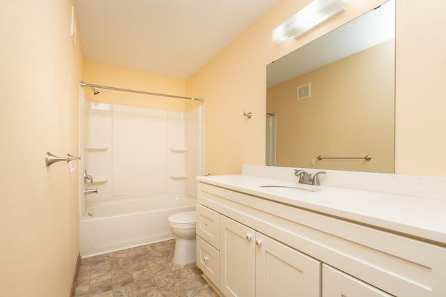 1279 Taylor Street 5, Shakopee, MN 55379