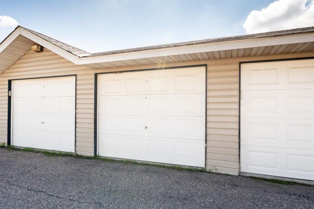 1279 Taylor Street 5, Shakopee, MN 55379