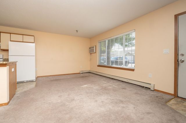 1279 Taylor Street 5, Shakopee, MN 55379