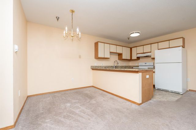 1279 Taylor Street 5, Shakopee, MN 55379