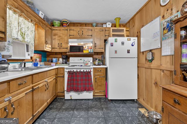 61 Rogers Cove Lane, Clayton, GA 30525