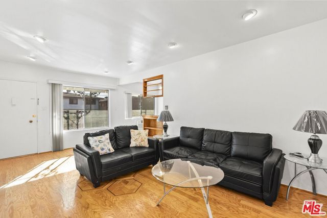 15529 Moorpark Street Apt. 3, Encino (los Angeles), CA 91436