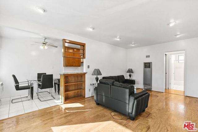 15529 Moorpark Street Apt. 3, Encino (los Angeles), CA 91436