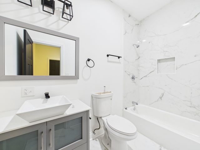 6642 S Drexel Avenue, Chicago, IL 60637