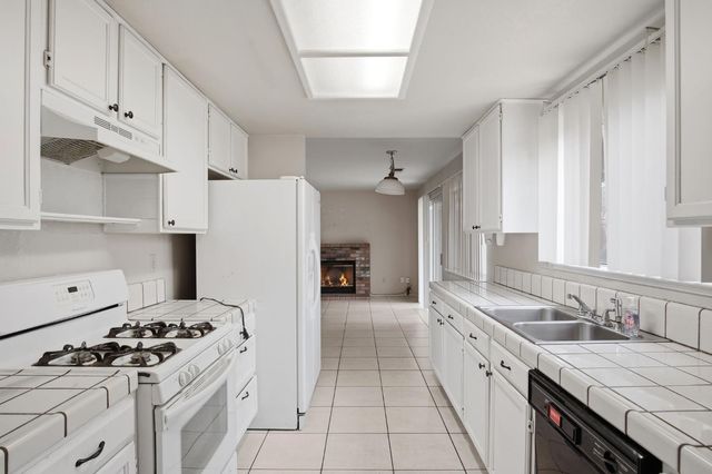 416 Ramsey Dr, Modesto, CA 95356