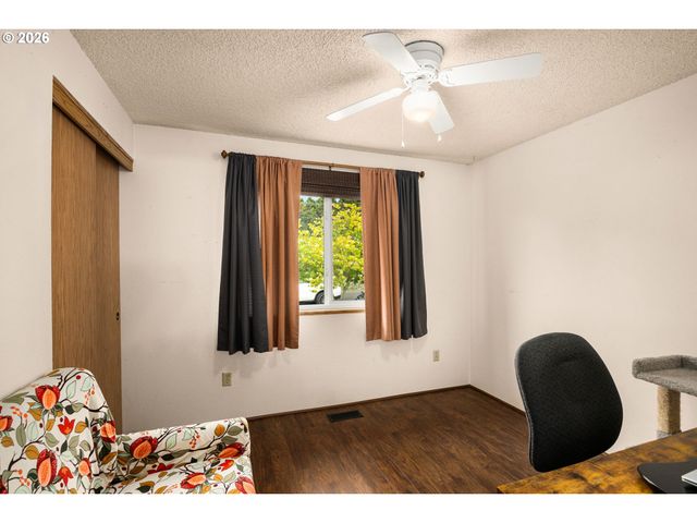 1166 Se FIR GROVE Loop, Hillsboro, OR 97123