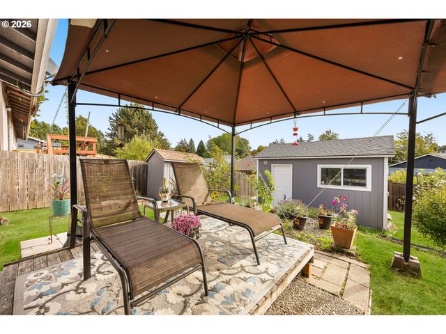 1166 Se FIR GROVE Loop, Hillsboro, OR 97123