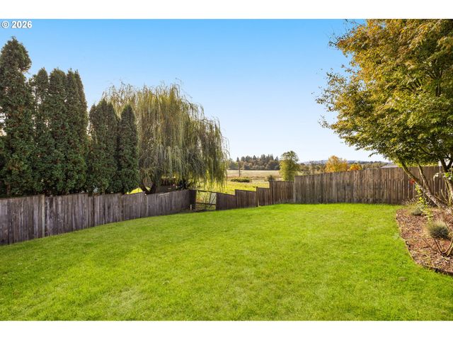 1166 Se FIR GROVE Loop, Hillsboro, OR 97123