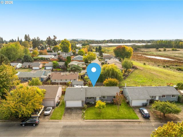 1166 Se FIR GROVE Loop, Hillsboro, OR 97123