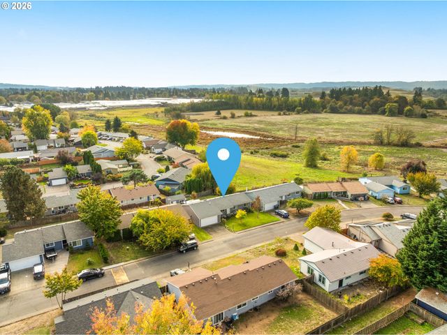 1166 Se FIR GROVE Loop, Hillsboro, OR 97123