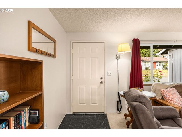 1166 Se FIR GROVE Loop, Hillsboro, OR 97123