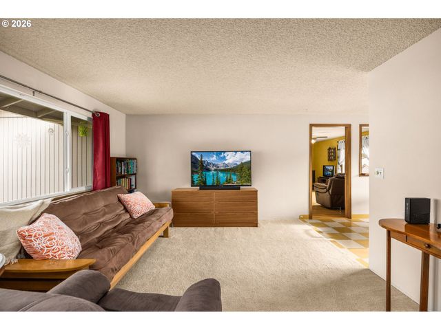 1166 Se FIR GROVE Loop, Hillsboro, OR 97123
