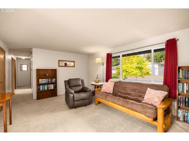 1166 Se FIR GROVE Loop, Hillsboro, OR 97123