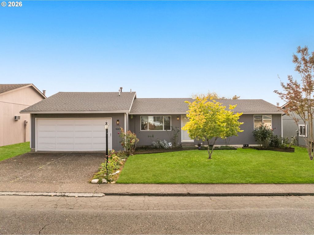 1166 Se FIR GROVE Loop, Hillsboro, OR 97123
