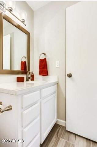 2 E Loma Lane, Phoenix, AZ 85020