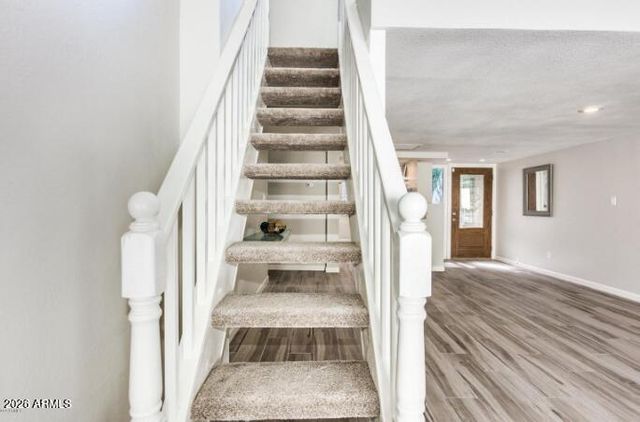 2 E Loma Lane, Phoenix, AZ 85020