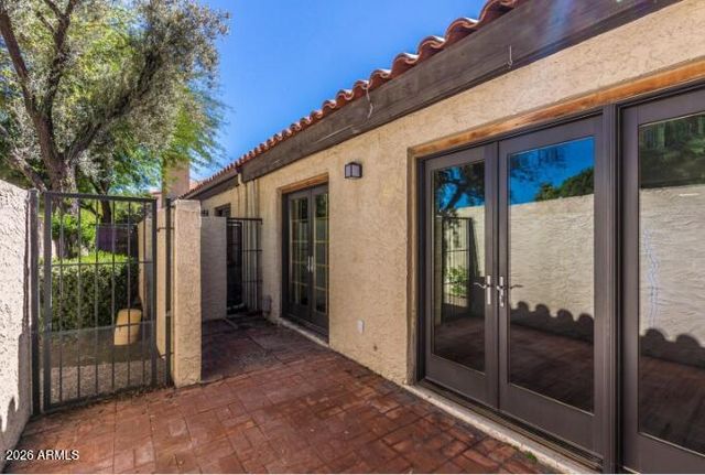 2 E Loma Lane, Phoenix, AZ 85020