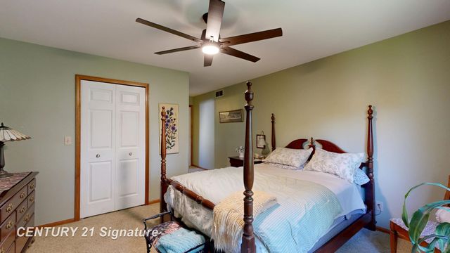 217 Dutch Mill Drive, Flushing, MI 48433