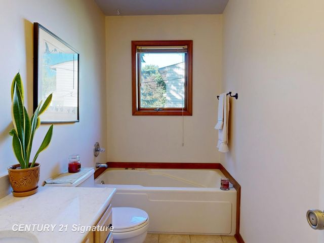 217 Dutch Mill Drive, Flushing, MI 48433