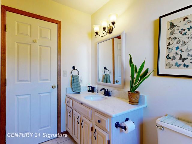 217 Dutch Mill Drive, Flushing, MI 48433