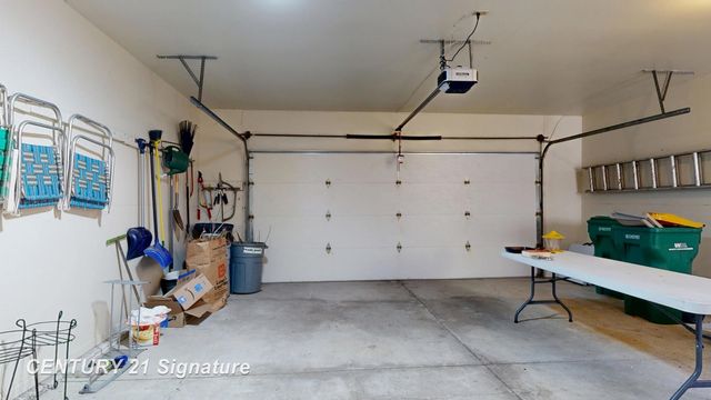 217 Dutch Mill Drive, Flushing, MI 48433