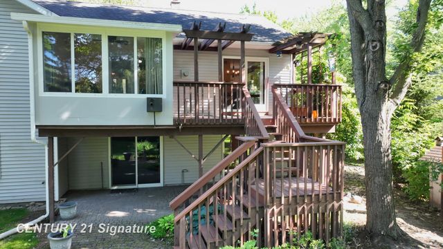 217 Dutch Mill Drive, Flushing, MI 48433