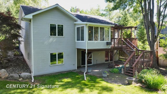 217 Dutch Mill Drive, Flushing, MI 48433