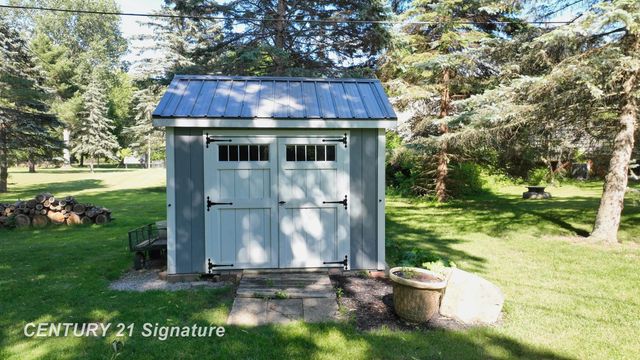 217 Dutch Mill Drive, Flushing, MI 48433