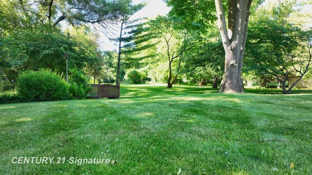 217 Dutch Mill Drive, Flushing, MI 48433