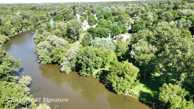 217 Dutch Mill Drive, Flushing, MI 48433