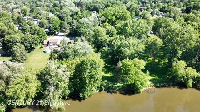 217 Dutch Mill Drive, Flushing, MI 48433