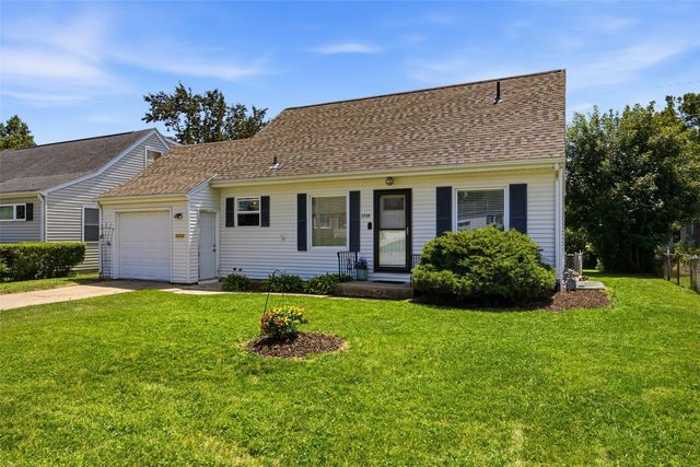 2739 Franklin Avenue NE, Cedar Rapids, IA 52402