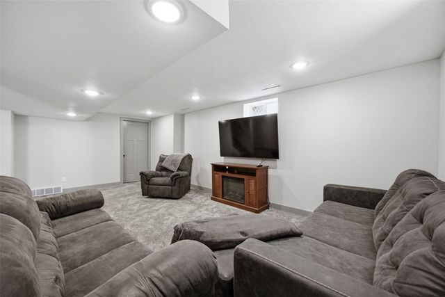 2739 Franklin Avenue NE, Cedar Rapids, IA 52402