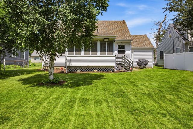 2739 Franklin Avenue NE, Cedar Rapids, IA 52402