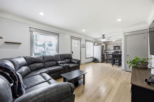 2739 Franklin Avenue NE, Cedar Rapids, IA 52402