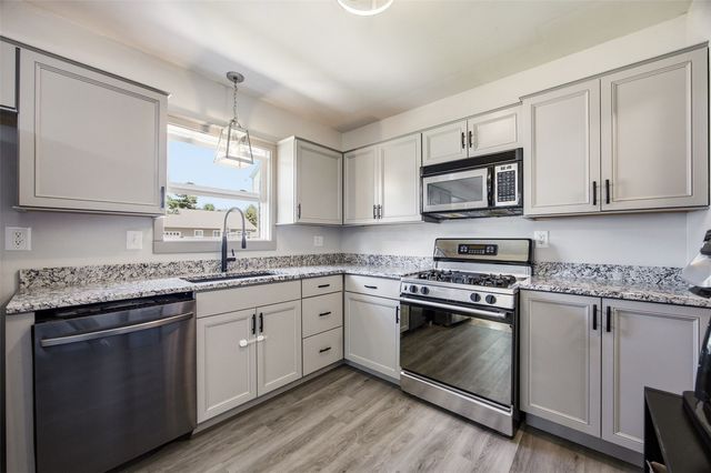 2739 Franklin Avenue NE, Cedar Rapids, IA 52402