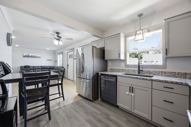 2739 Franklin Avenue NE, Cedar Rapids, IA 52402