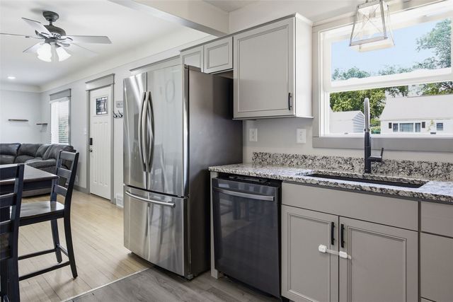 2739 Franklin Avenue NE, Cedar Rapids, IA 52402