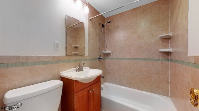 450 River Road C, Nutley Twp., NJ 07110