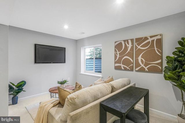 6100 WESSON DR, Suitland, MD 20746