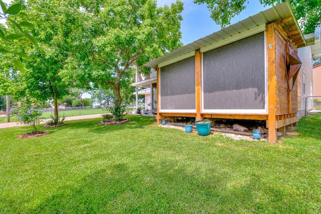 20 Clearview Street, Point Blank, TX 77364