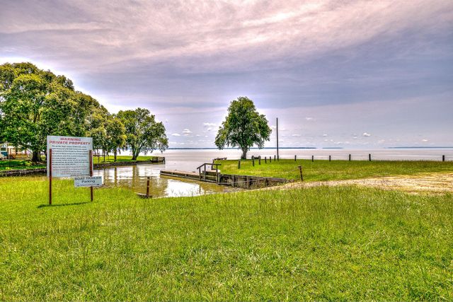 20 Clearview Street, Point Blank, TX 77364