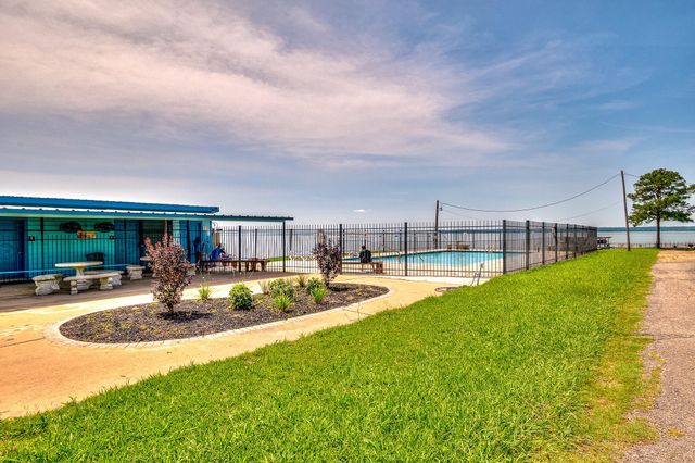 20 Clearview Street, Point Blank, TX 77364