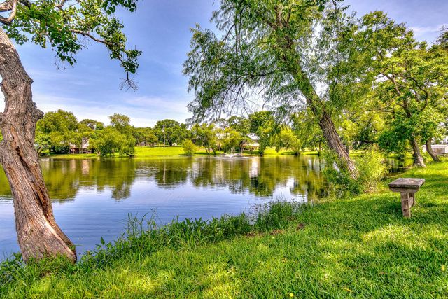 20 Clearview Street, Point Blank, TX 77364