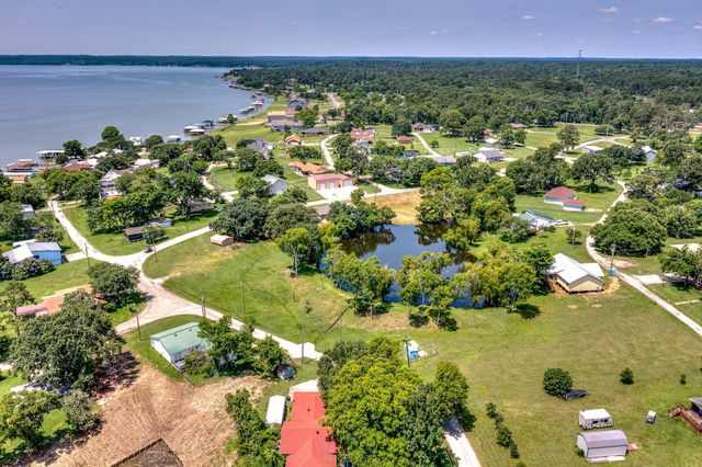 20 Clearview Street, Point Blank, TX 77364