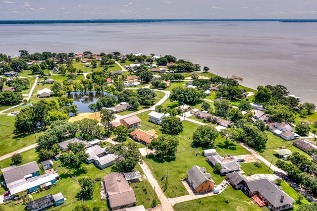 20 Clearview Street, Point Blank, TX 77364